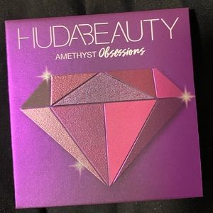 Huda Amethyst obsessions palette